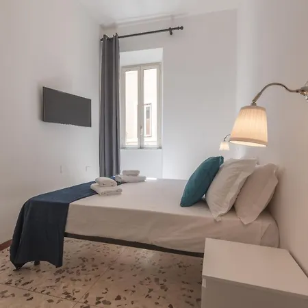 Vicolo Del Cinque Apartment Trastevere-2